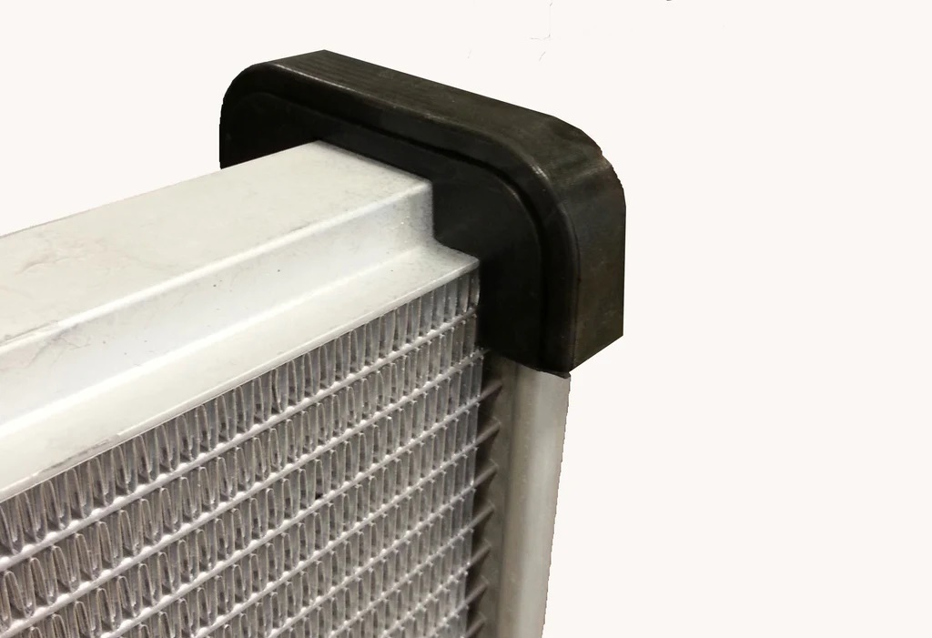 [DEW32-579] Dewitts Radiator - Radiator Cushion Molded Gm Channel